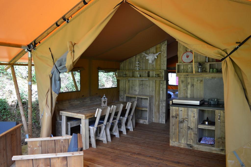 Camping Moulin De Chaules Saint-Constant Eksteriør bilde
