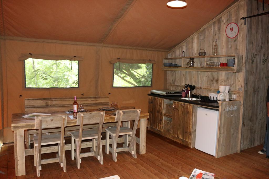 Camping Moulin De Chaules Saint-Constant Eksteriør bilde